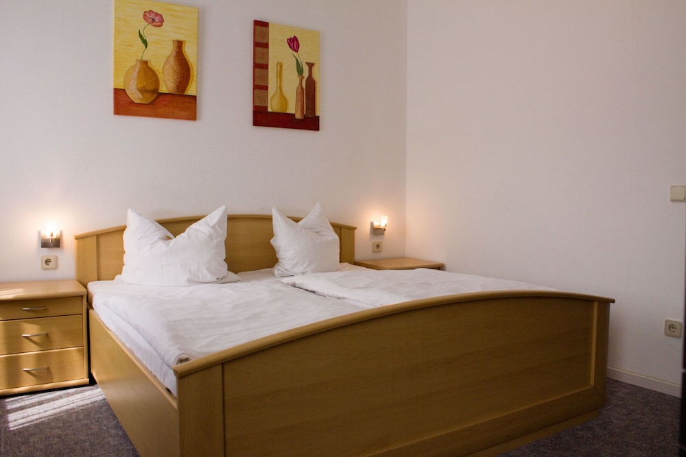 Basic Double Room