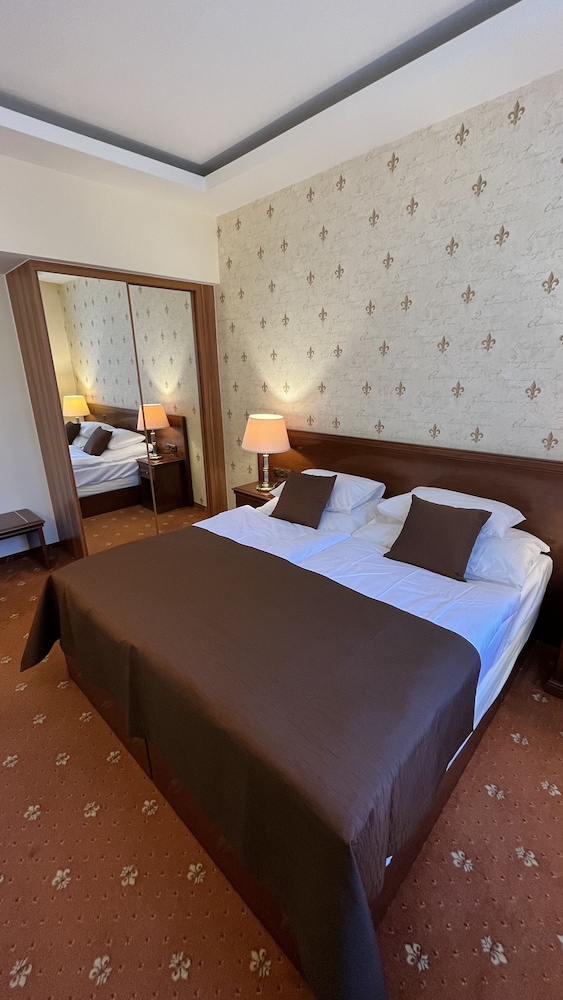 Junior Double or Twin Room