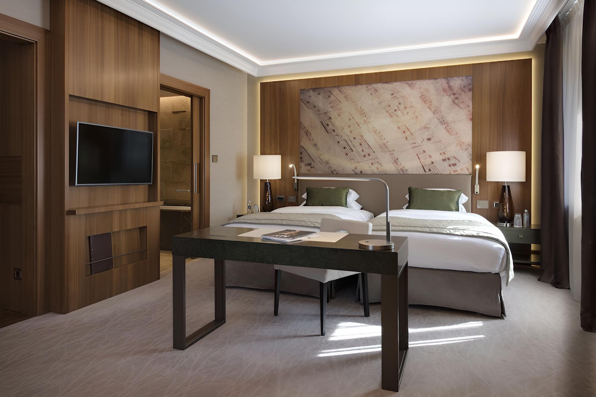 Superior Room, Courtyard View - Photo 3