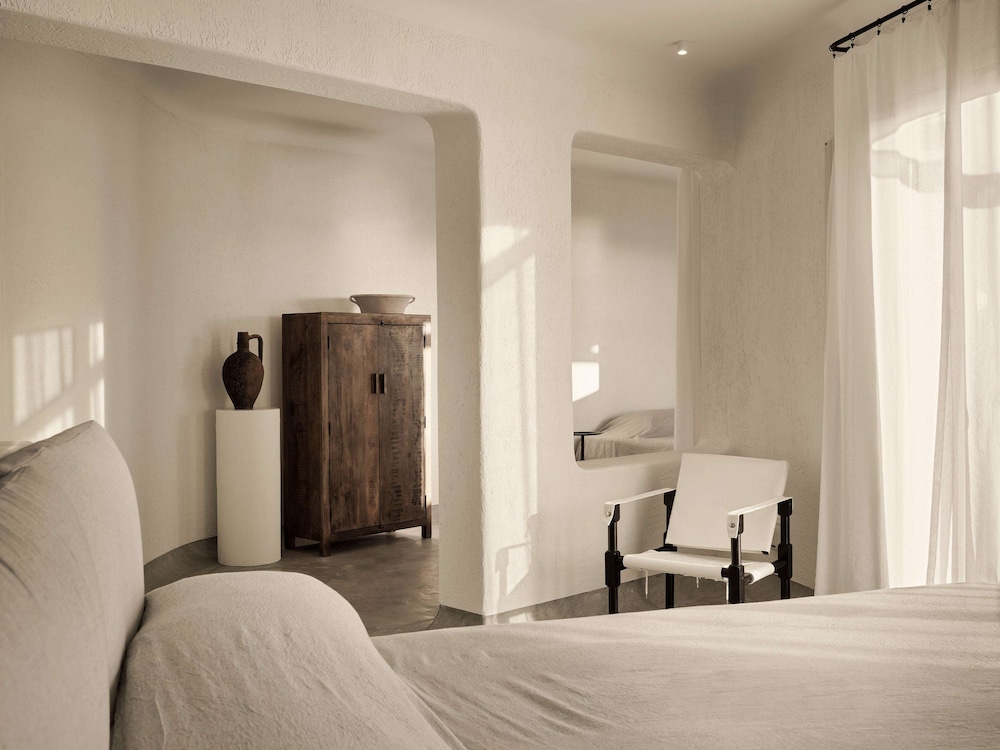 Grand Bohemian Sunset & Sea View Suite with Heated Plunge Pool