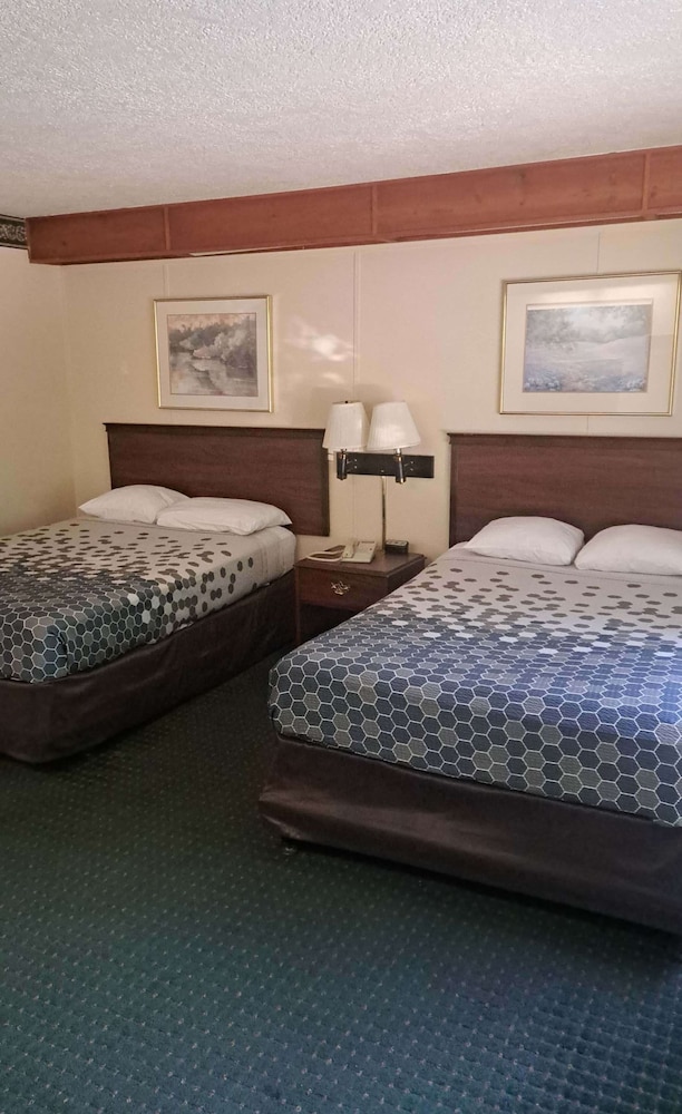Basic Room, 2 Queen Beds