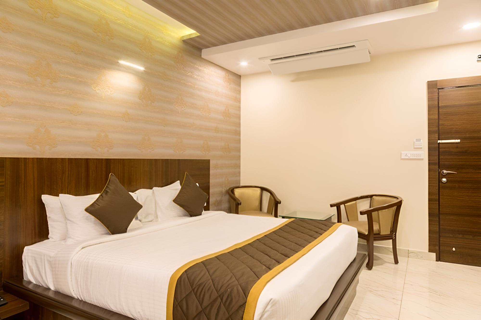 Deluxe Room - Photo 2