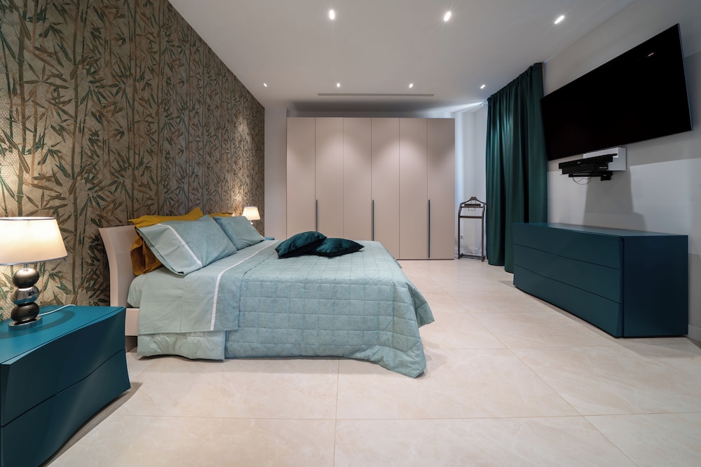 Standard Suite, Sea View