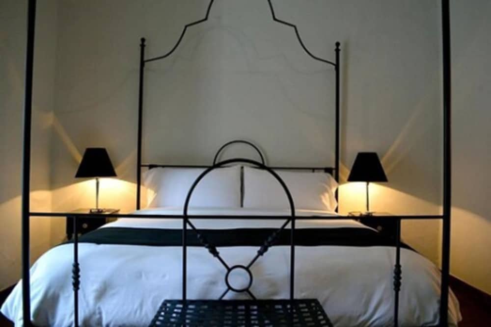 Deluxe Double Room, 1 King Bed photo 3