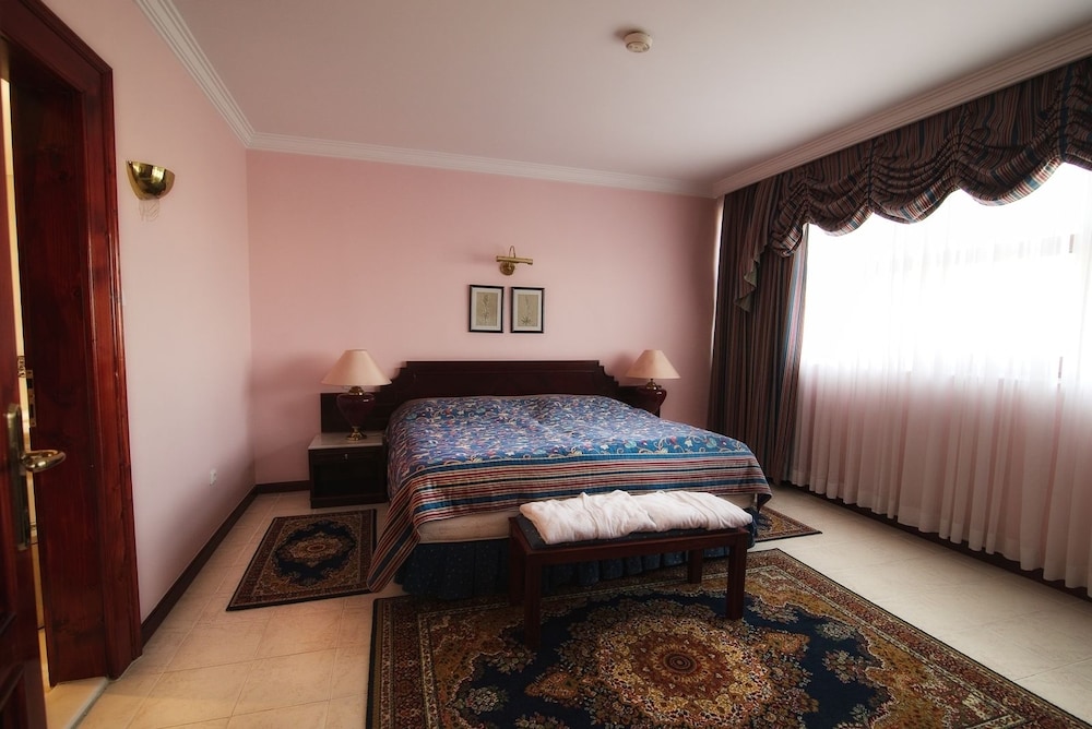 Junior Suite, 1 Bedroom, Balcony, City View photo 3