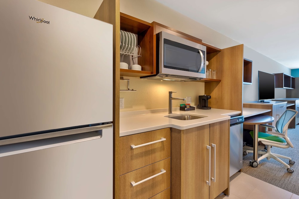 2 Queen Studio Suite - Photo 2