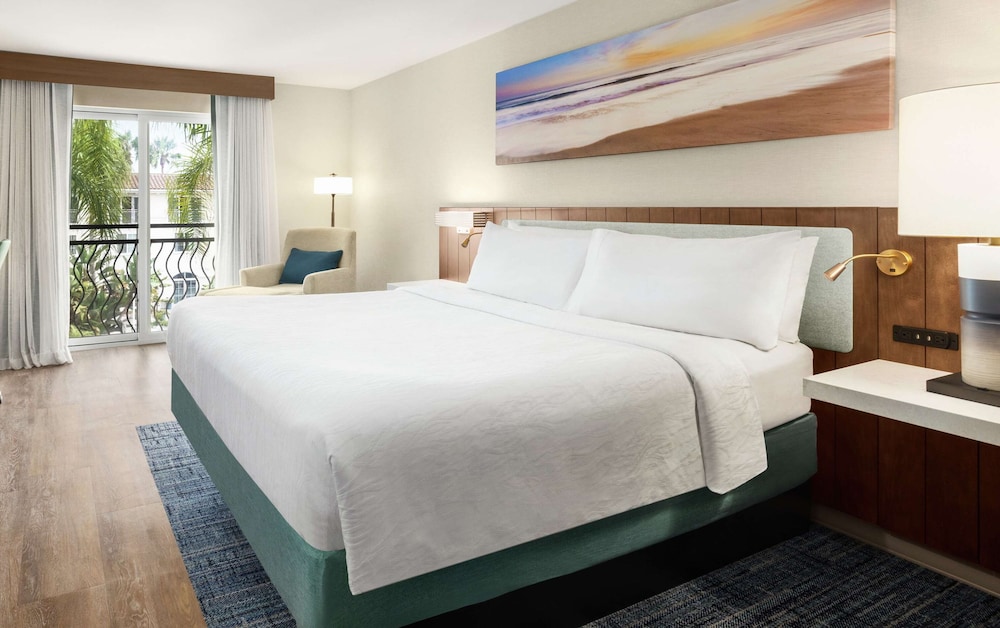 Room, 1 King Bed, Bathtub (Pool View, Mobility & Hearing) - Photo 1
