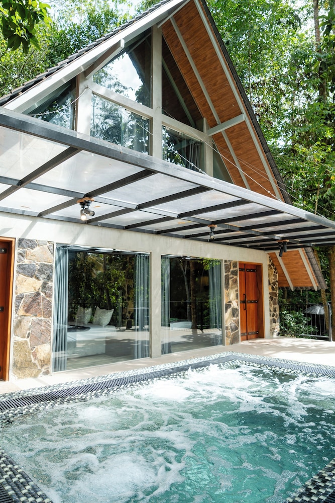 Luxury Villa photo 1