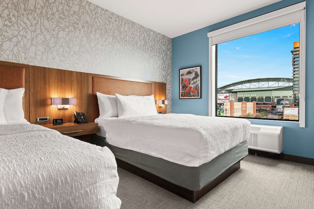 Studio, 2 Queen Beds, Accessible (Mobility, Hearing, Roll-In Shower) - Photo 3