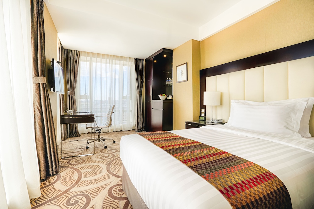 Standard Room, 1 Double Bed, City View, Corner