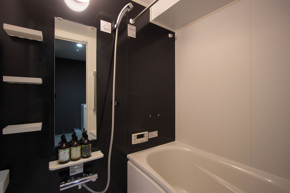 Classic Quadruple Room - Photo 13
