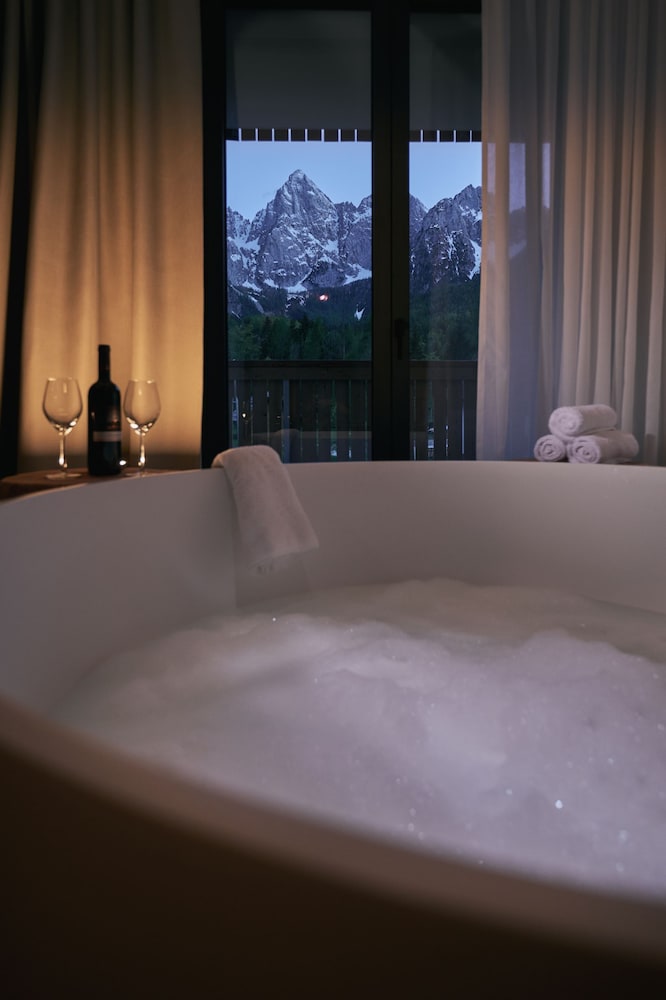 Deluxe Double Room, Mountain View - Photo 15