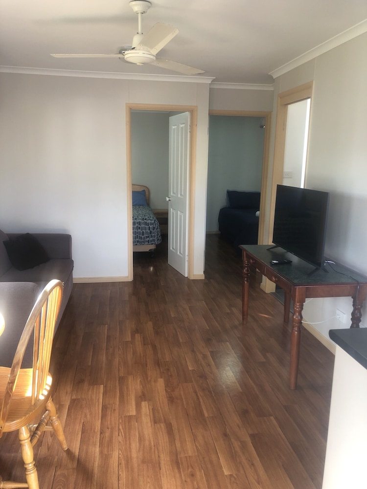 2 Bedroom Cabin (No Pets Permitted) photo 3