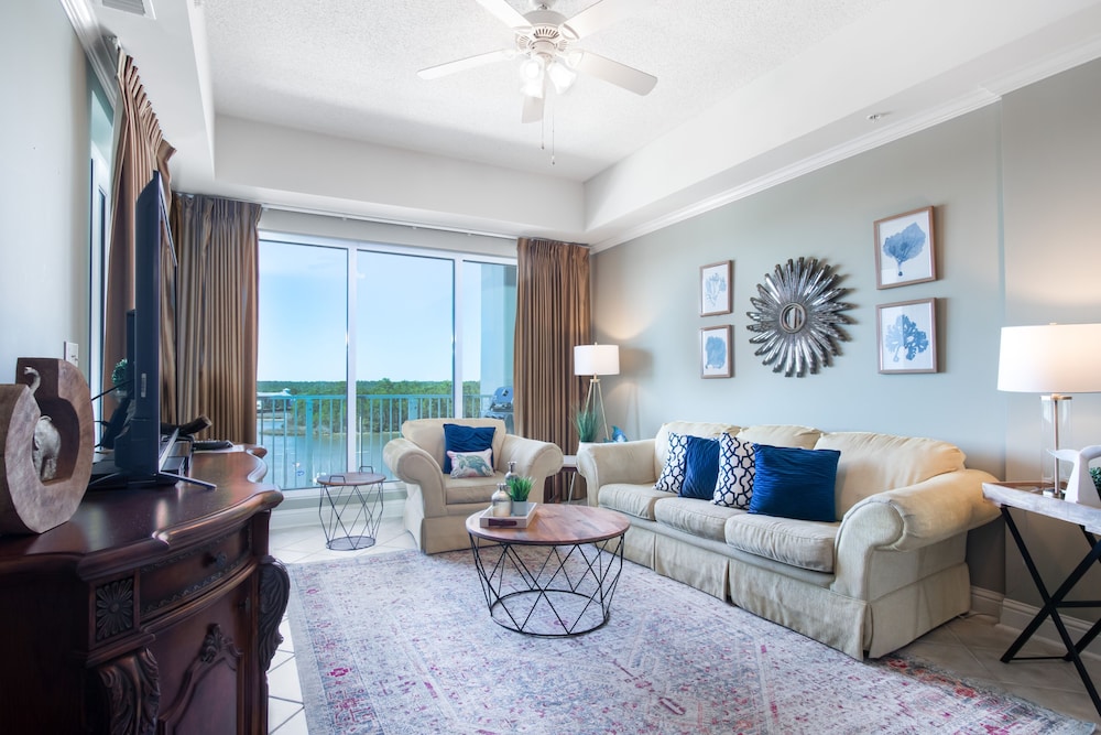 Condo, 2 Bedrooms