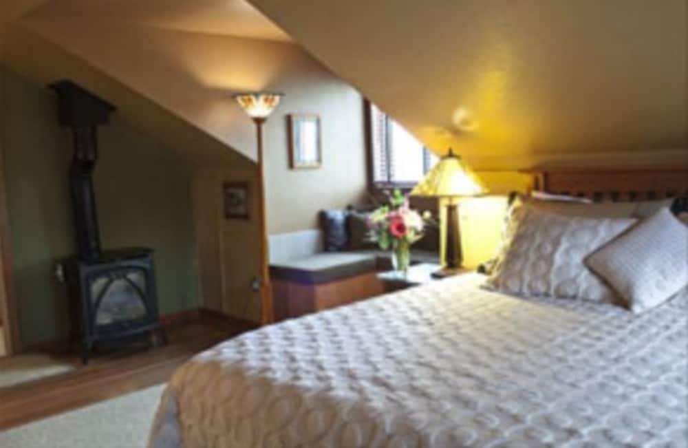 Standard Suite, Ensuite (Rustic Rider Guest Room) photo 3