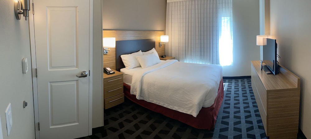 Suite, 1 Bedroom - Photo 2
