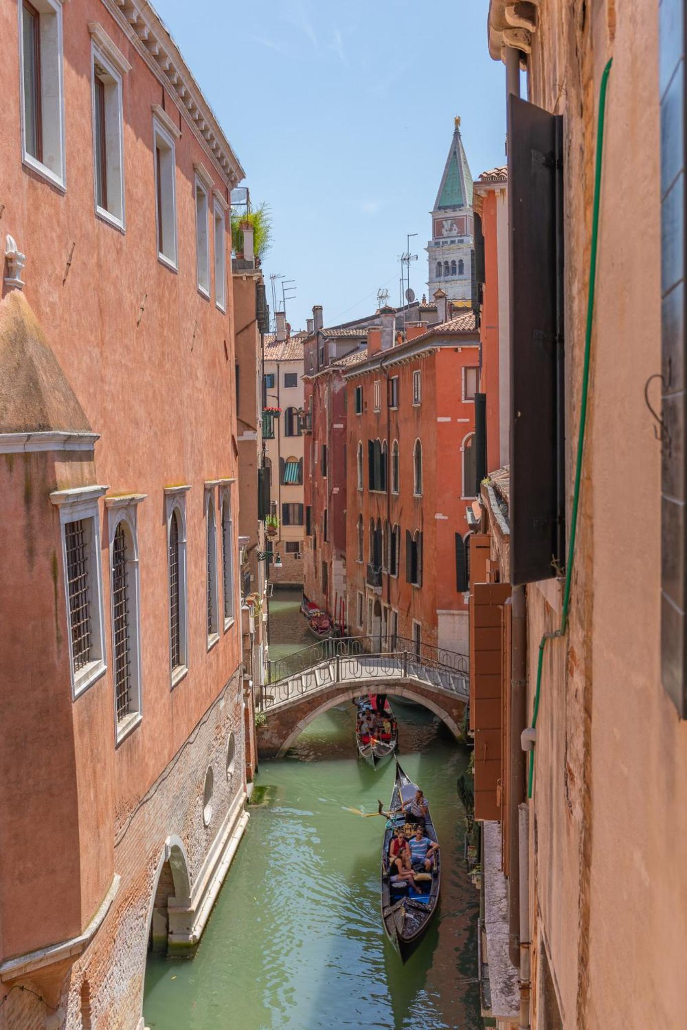 Superior Double Room with Private External Bathroom and Canal View photo 1