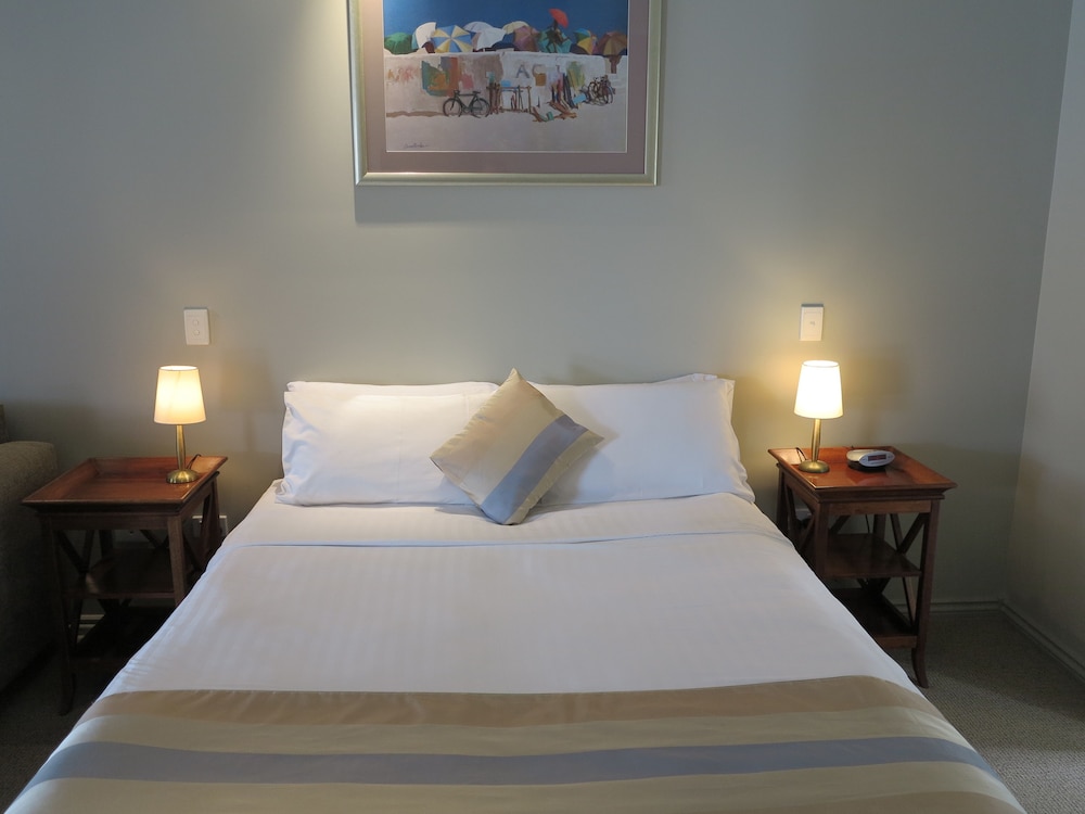 Deluxe Studio, 1 Queen Bed