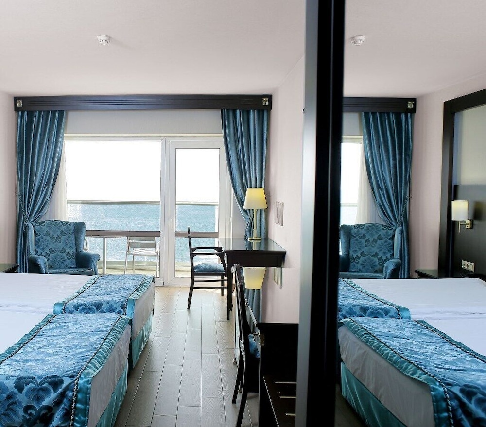 Standard Twin Room, Sea View - Photo 3
