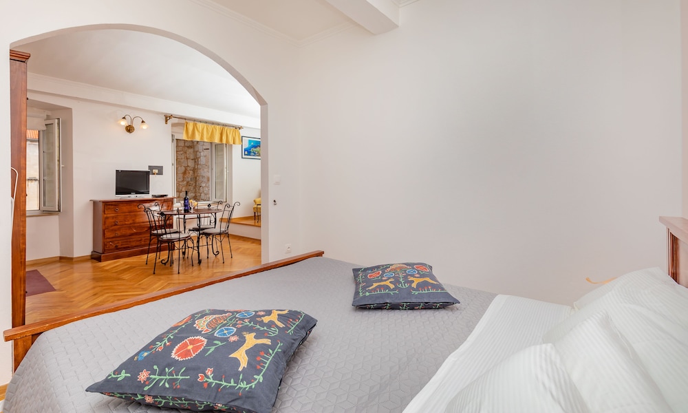 Apartment photo 3