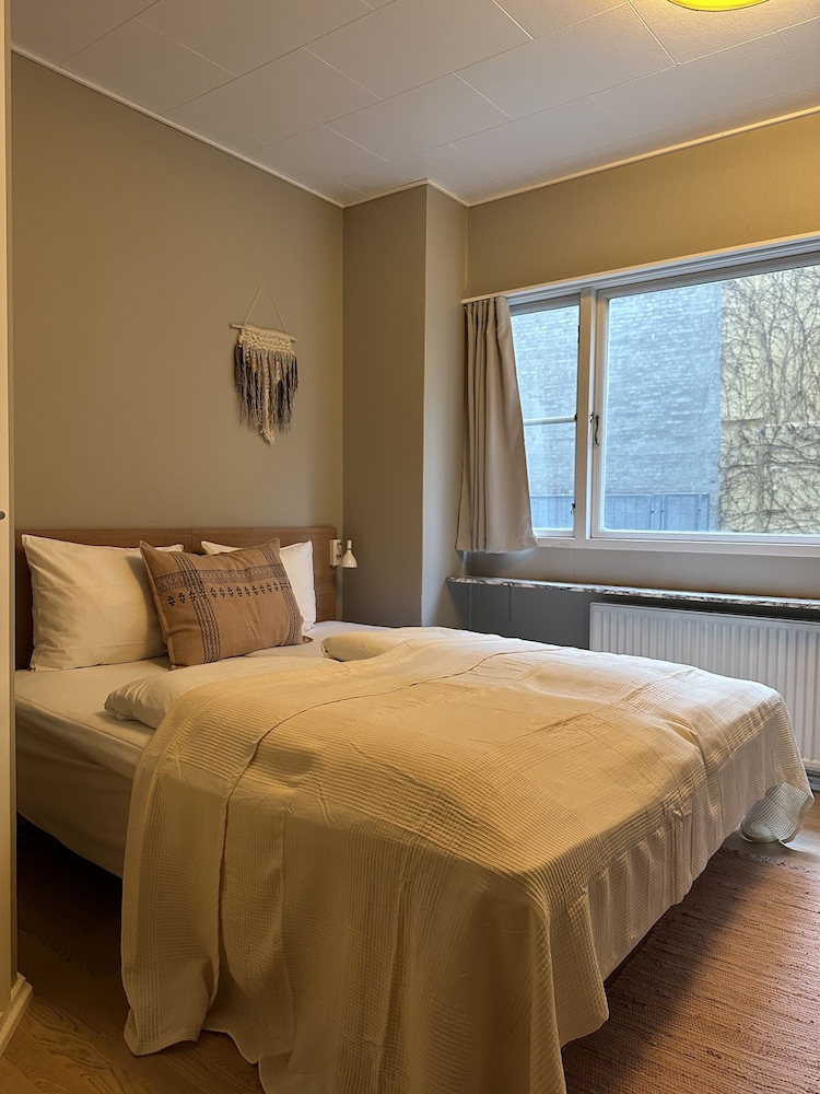Standard Double Room, 1 Queen Bed, Non Smoking, Courtyard View (Medium)