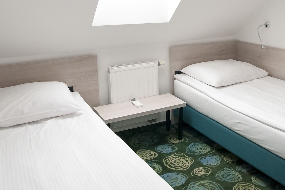 Economy Twin Room photo 1