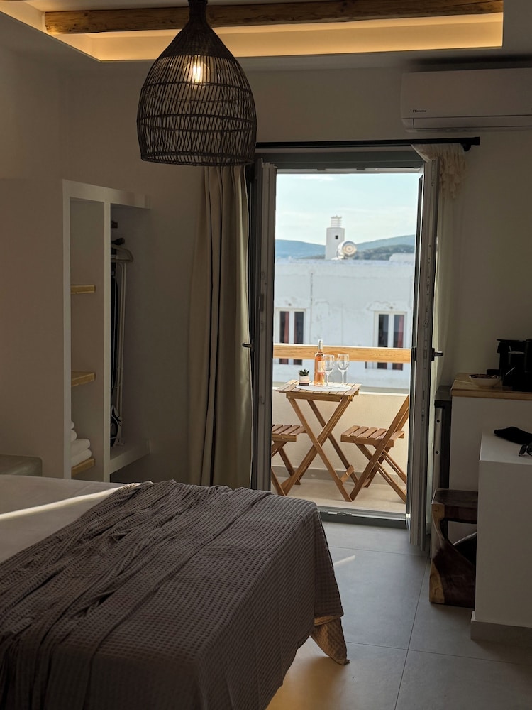 Double Room, 1 Queen Bed, Non Smoking, Courtyard Area