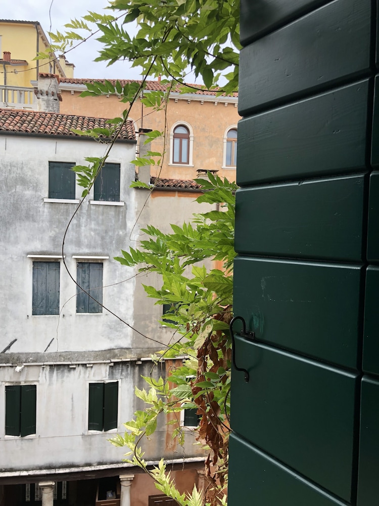 Triple Room, Canal View photo 3