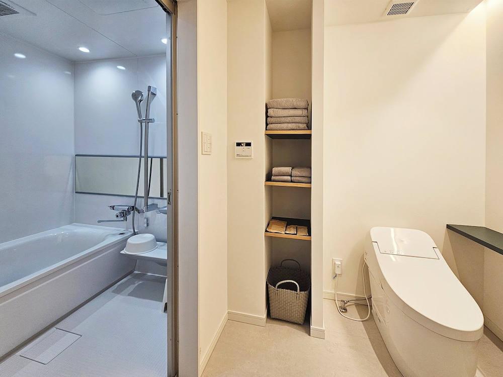 Twin Room with bathroom, 1F, Non Smoking photo 3