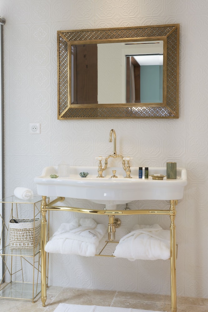 Suite (Montesquieu) photo 2