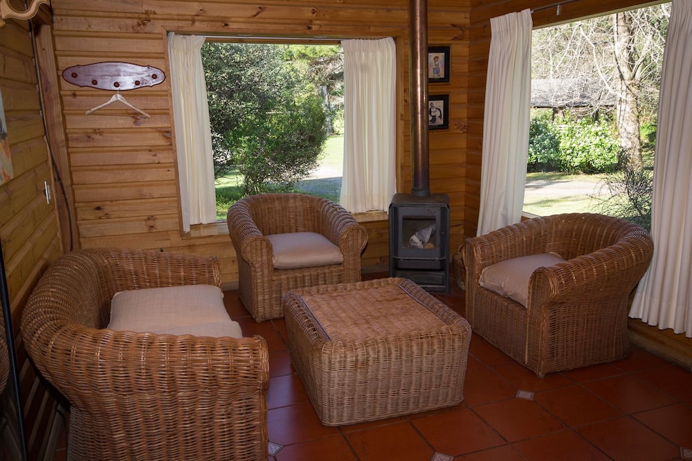 Cottage, 3 Bedrooms, 2 Bathrooms photo 1