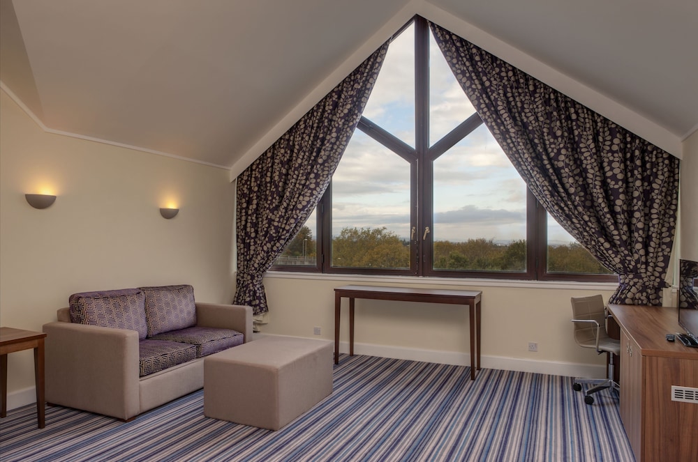 Suite, 1 Double Bed with Sofa bed - Photo 2