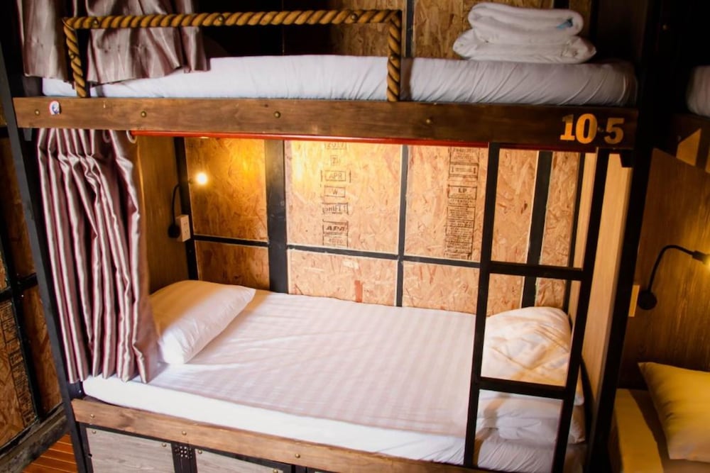 8 Bunk bed Room