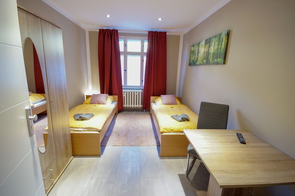 Standard Twin Room, Shared Bathroom photo 1