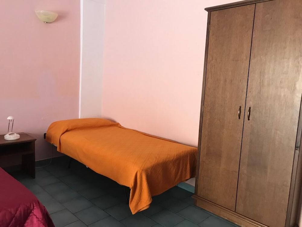 Family Double Room, 1 Queen Bed photo 3