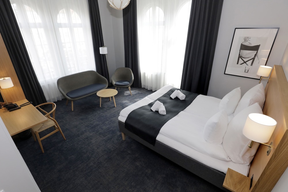 Superior Deluxe Double Room, Canal View