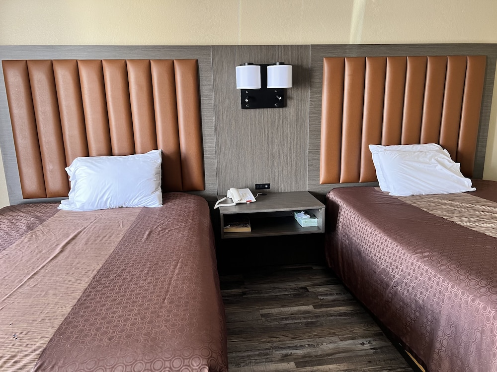 Standard Room, 2 Queen Beds, Non Smoking