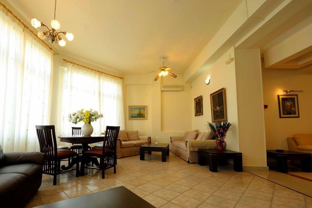 Family Room photo 1