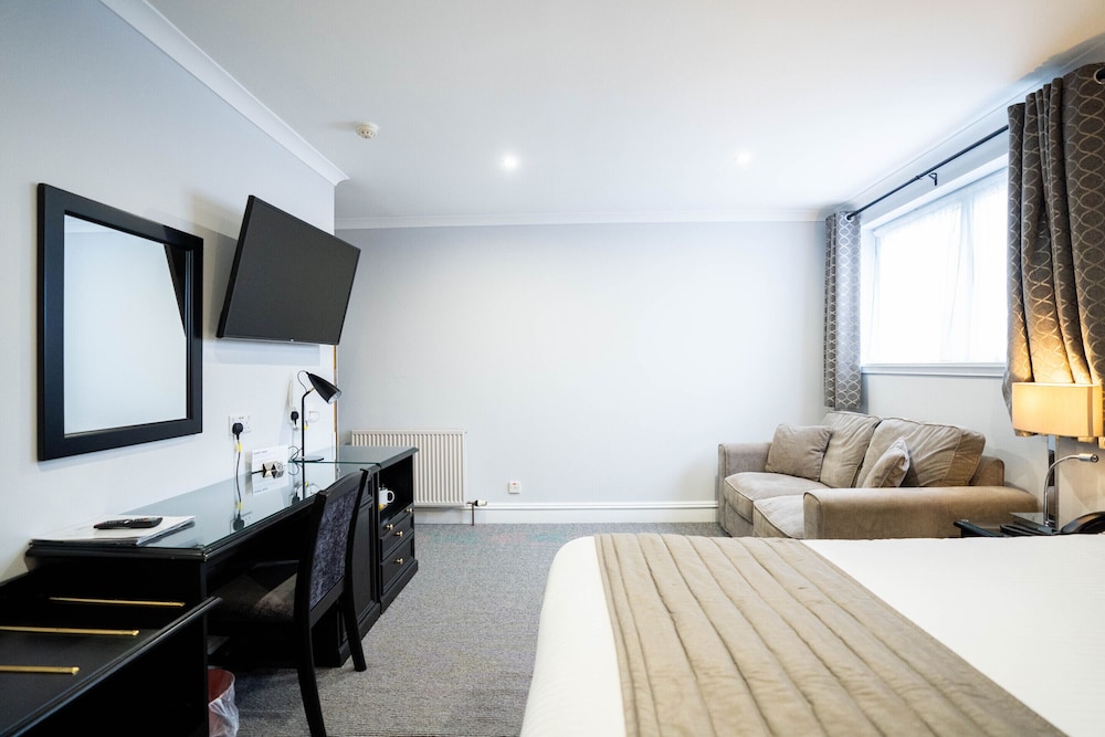 Suite, Ensuite photo 2