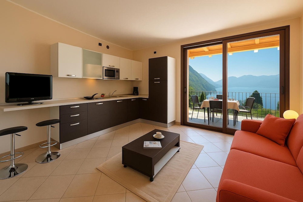 Family Apartment, Multiple Bedrooms, 2 Bathrooms, Mountainside (Residence Eden Magnolia 17)