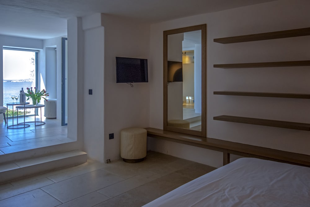 Superior Double Room Sea View Jacuzzi photo 3