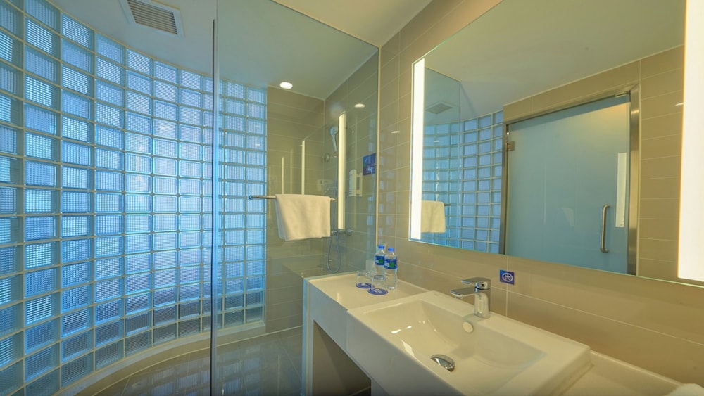 2 Twin Beds Standard Extra Floor Space