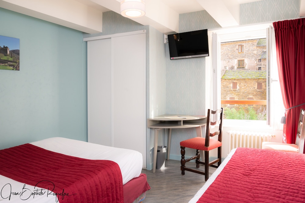 Deluxe room - Castle view photo 1