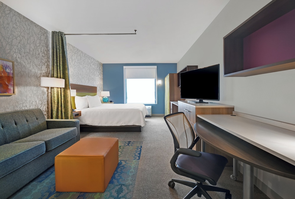 Suite, 1 King Bed, Accessible, Bathtub (Mobility & Hearing) - Photo 2