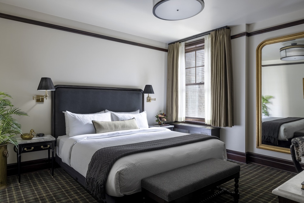 Deluxe Suite photo 3