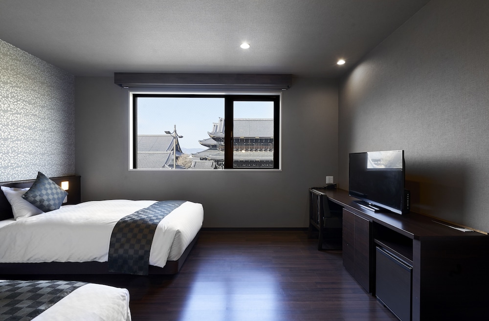 Standard Room, 2 Queen Beds - Photo 1