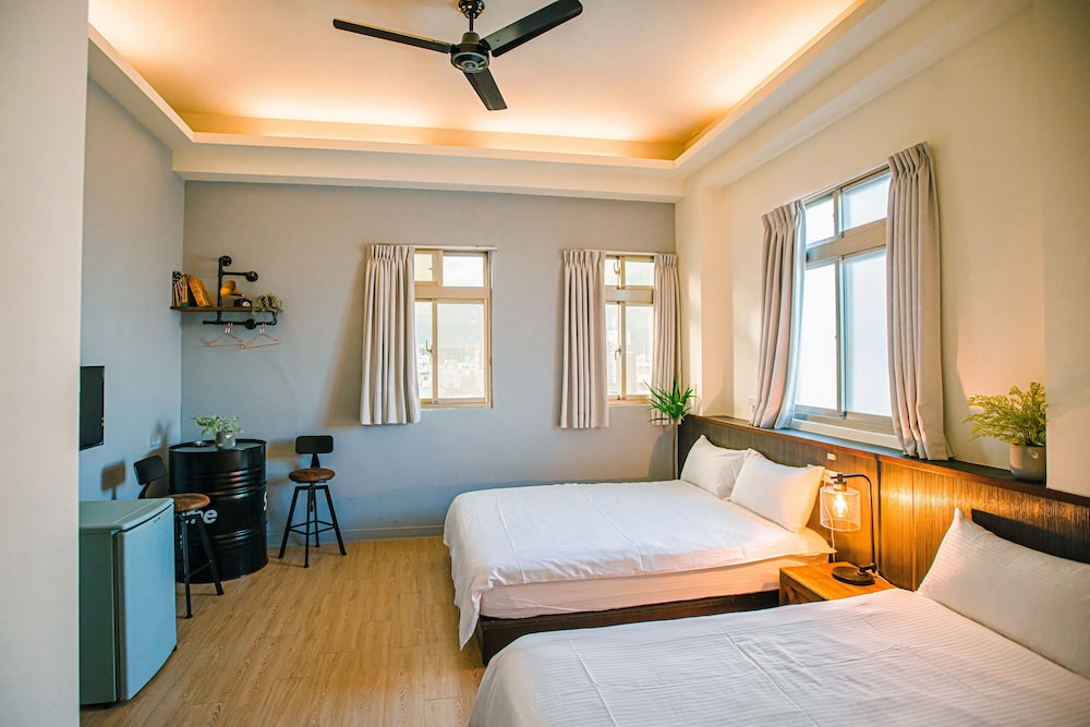 Deluxe Quadruple Room - Photo 1