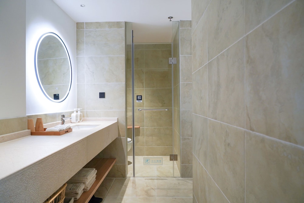 Deluxe Double Room, Bathtub photo 2