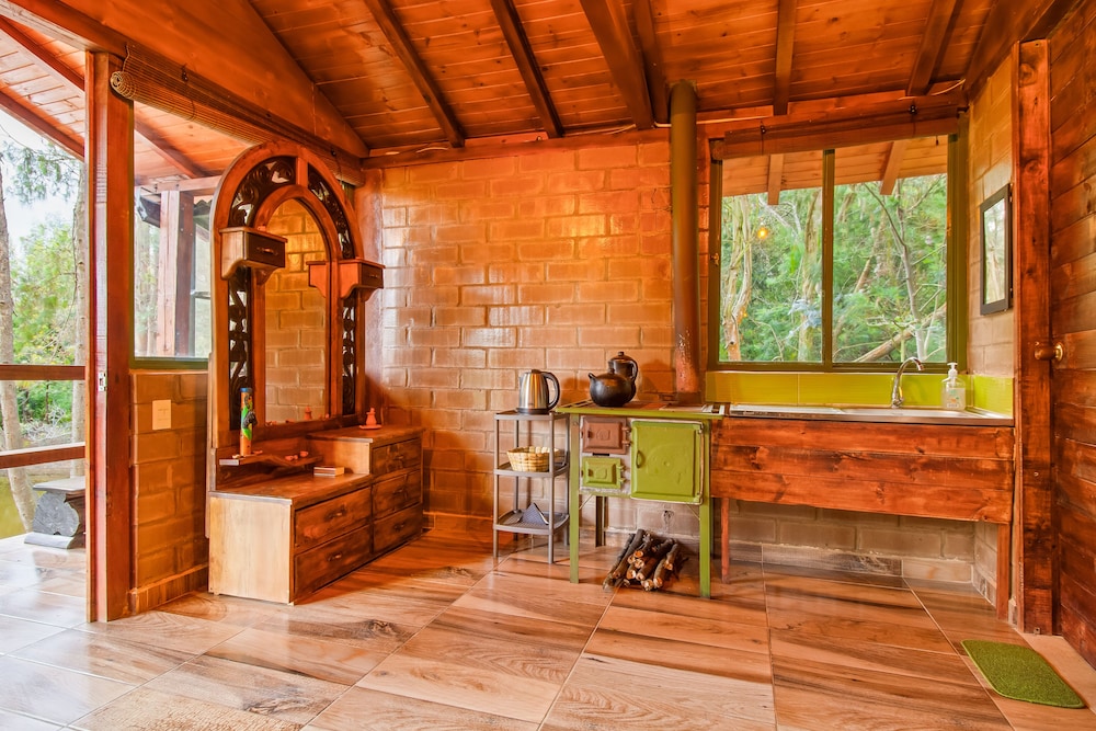 Comfort Cabin, 1 Queen Bed, Balcony, Lake View