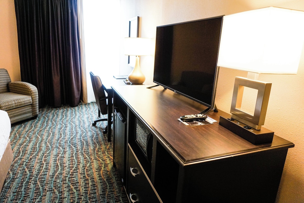 Business Room, 1 King Bed, Non Smoking - Photo 3